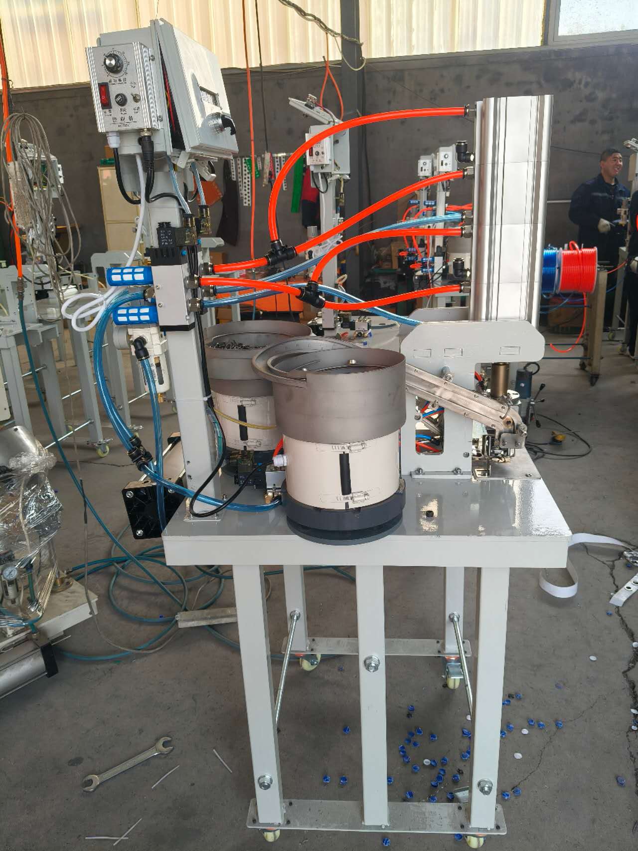 氣動(dòng)四缸雙盤打扣機(jī)